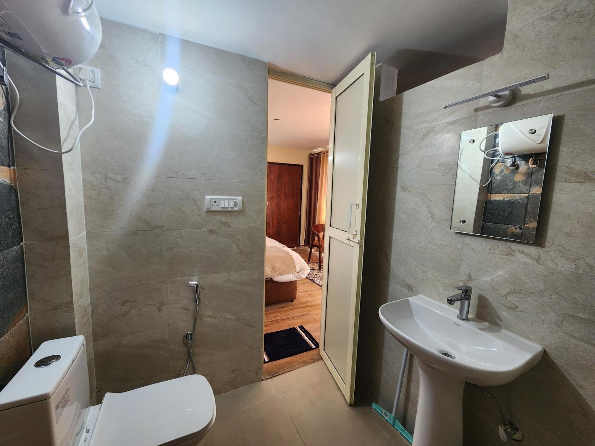 Mountain Golden Ray Apartman Mukteshwar Kültér fotó